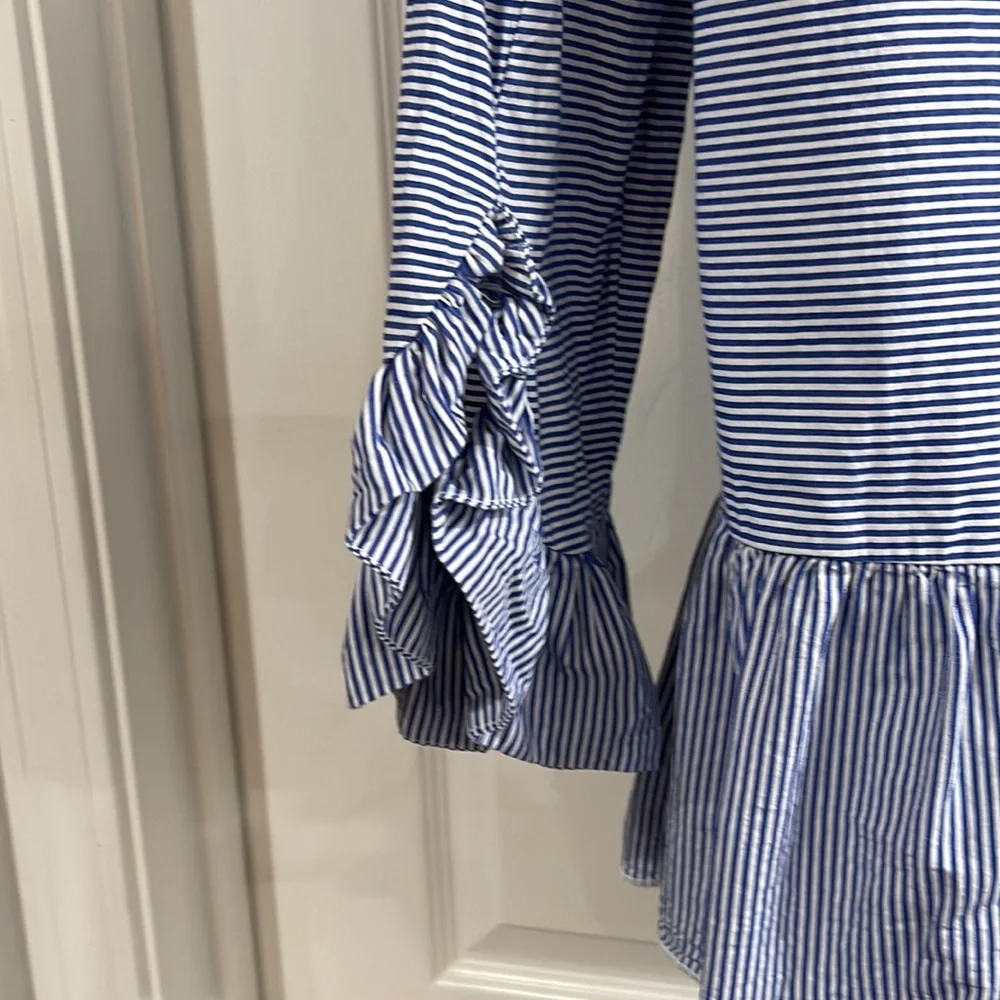 Crown & Ivy Size Medium Blue and White Pinstriped. - Picture 7 of 8